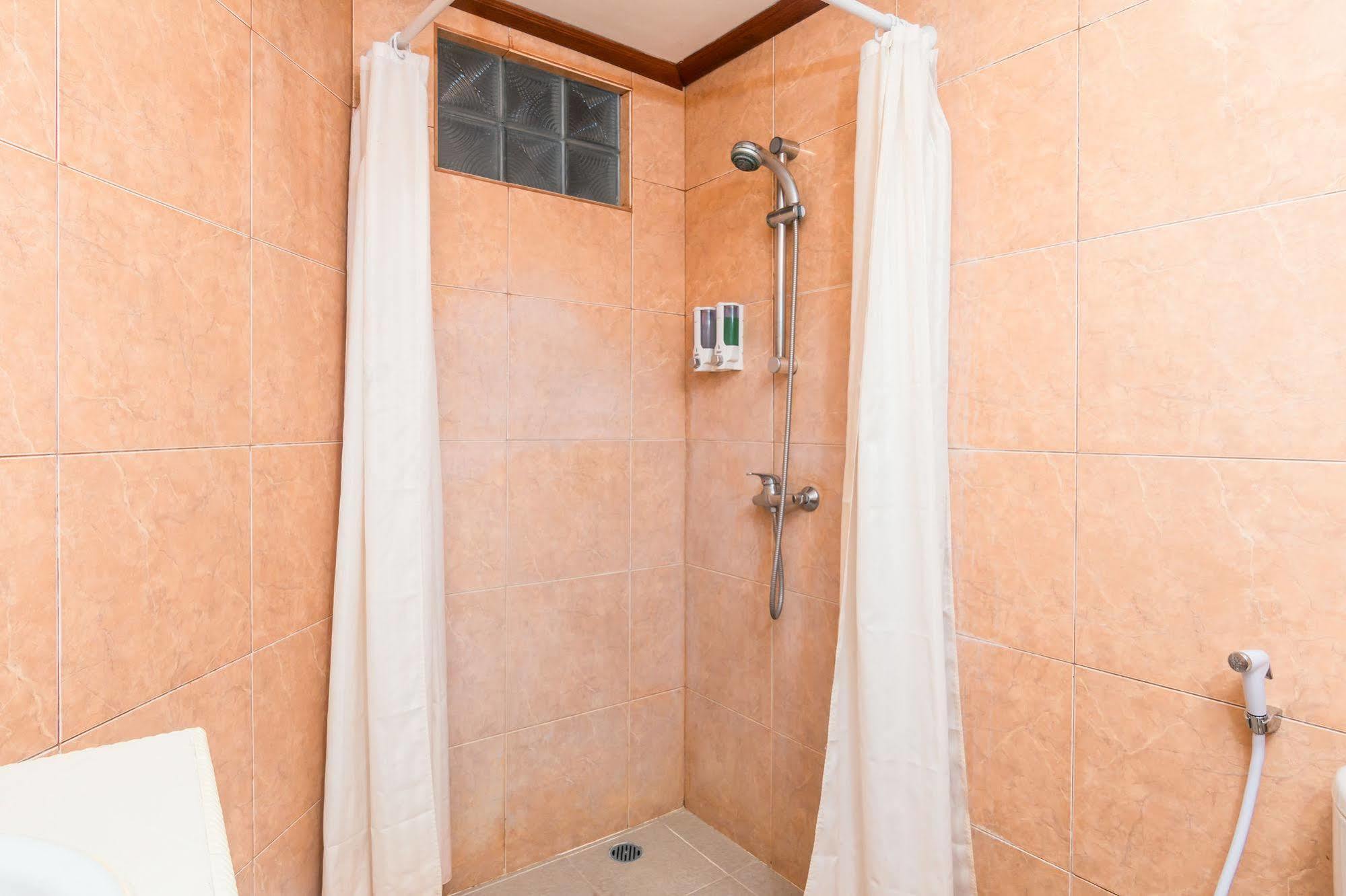 Zen Rooms Kuta Flora Zewnętrze zdjęcie